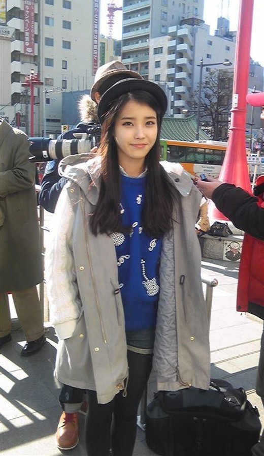 Iu アイユー の日本で撮られた写真が話題に ニュース Kpopstarz 日本語版