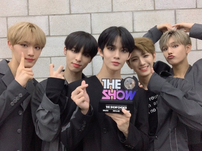 CIX、デビューから一週間で音楽番組初の1位獲得! CIX、デビューから一週間で音楽番組初の1位獲得!