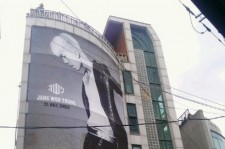 2PM ウヨン、JYP本社＆ソウル市内をジャック！