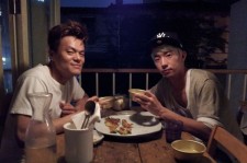 2PM ウヨン、ソロデビュー控え事務所代表と2人でマッコリとチジミで静かな一夜