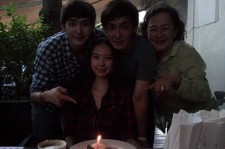 2PM ニックン、妹の誕生日を家族と一緒にお祝い