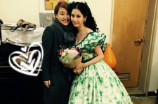 少女時代 ソヒョン、美しいドレス姿で歌手ソ・チャンフィとツーショット写真を公開！