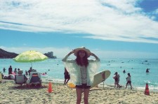 少女時代スヨン、ハワイのビーチで輝く脚線美を披露！