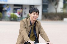 JYJ ユチョン、自転車に乗る爽やかな撮影ビハインドカットが公開！