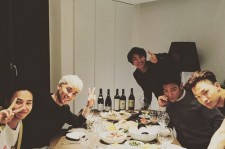 BIGBANG、楽しげな食事会の記念ショット公開！「LOSERたちの集い」