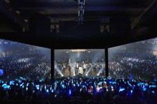 東方神起、”世界初”生中継でのサラウンド・ビューイング実施！ソウルで行うライブを客席を囲む3面ワイドスクリーンで迫力体験