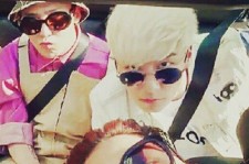 BIGBANG V.I、G-DRAGON＆SOLと撮った写真を公開！“やんちゃな少年に変身”