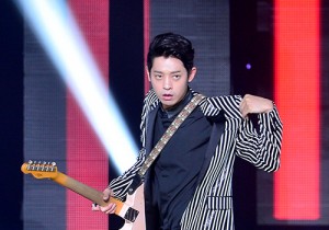 チョン・ジュニョンバンド、SBS『THE SHOW』でギターパフォーマンス披露!