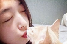 元f(x) ソルリ、愛猫とキスする微笑ましいツーショット公開！