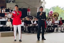 ”入隊中”東方神起ユンホ、初軍楽隊任務の姿が楊州市庁フェイスブックに公開