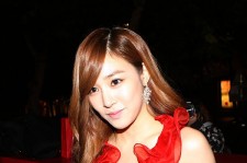 Girls' Generation Tiffany's Elegant Red Dress at Carolina Herrera 1st Asia Flagship Store Opening Ceremony 