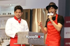 Lee Seung Gi Wears an Apron at Samsung Zipel M9000 Fan Meeting