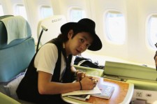 チャン・グンソク、日本に向かう機内で撮った写真で挨拶！「大阪で会いましょう」