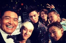 BIGBANG、香港のスターチョウ・ユンファと記念ショット！“楽しげな笑顔”