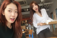 パク・シネ、釜山のカフェでデート中？！