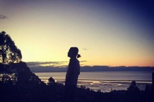 チャン・グンソク、ニュージーランドの美しい景色を背景に撮った写真公開！