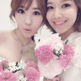 少女時代スヨン、実姉スジンと花束を持った美貌のツーショット写真公開!