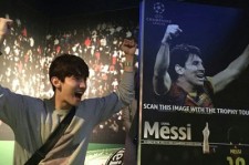 東方神起チャンミン、サッカー選手との2ショット写真？！