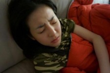 MBLAQ チョンドゥン、姉2NE1ダラの寝顔を隠し撮り　ダラのもち肌に視線集中