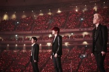 JYJ、3年ぶりに東京ドームで公演　ファン15万人を熱狂