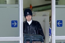 BIGBANG G-DRAGONの空港ファッション、日本から帰国