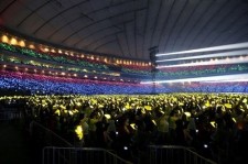 2PMの東京ドーム公演オフィシャル写真　画像加工の痕跡か