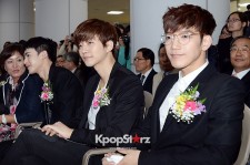2PM、凛々しいスーツ姿で「G+STAR ZONE」オープニングイベントに参加