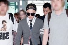 BIGBANG G-DRAGONの空港ファッション、ワールドツアー香港公演のため香港へ出国