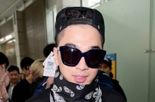 BIGBANGのカジュアルな空港ファッション、G-DRAGONソロワールドツアー名古屋ドーム公演のため日本へ向け出国