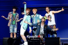 B1A4、2度目の単独ライブ「AMAZING STORE」プレスコールで熱演を披露