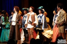 SUPER JUNIORキュヒョン、J-Min　渋谷でミュージカル『三銃士』を熱演　舞台裏も公開