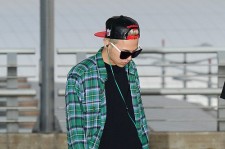 BIGBANG G-DRAGONの空港ファッション、「M COUNTDOWN What's up LA」出演でアメリカへ出国