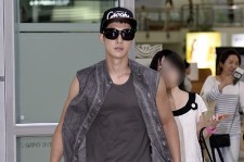 キム・ヒョンジュンの空港ファッション、日本でのライブが中止になり帰国