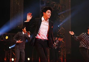 ZE:A、9人の個性溢れる魅力で満載の「2013 ZE:A 『illusionist』 JAPAN TOUR」開催【