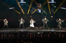 BIGBANGが東京ドーム公演でサンタに変身！5.5万人のファンが歓喜