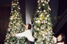 少女時代ジェシカからメリークリスマス！巨大ツリーとのツーショット写真を公開