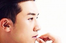 BIGBANG V.I、真剣な眼差しのハンサムな横顔のセルカを公開！