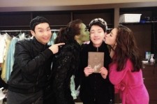 チョ・グォンが女優オク・ジュヒョンとの仲良し写真を公開した。