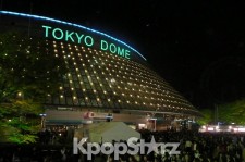 東方神起・東京ドーム公演：3DAYSファイナル終了！ 東京ドームを後にするファンら 