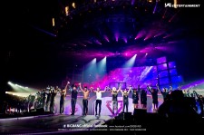 BIGBANG 「ALIVE」ツアー大阪公演オフィシャル写真 II【写真6枚】