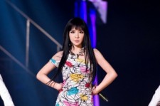 2NE1 ボム、”麻薬物議”後に初めての公式舞台・・・「とても会いたかった！」