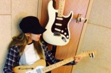 少女時代 ヒョヨン、SNSで近況公開　”ギター練習中”
