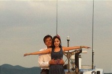 パク・ジニョン、女優ミン・ヒョリンと“漁船”タイタニックを再現